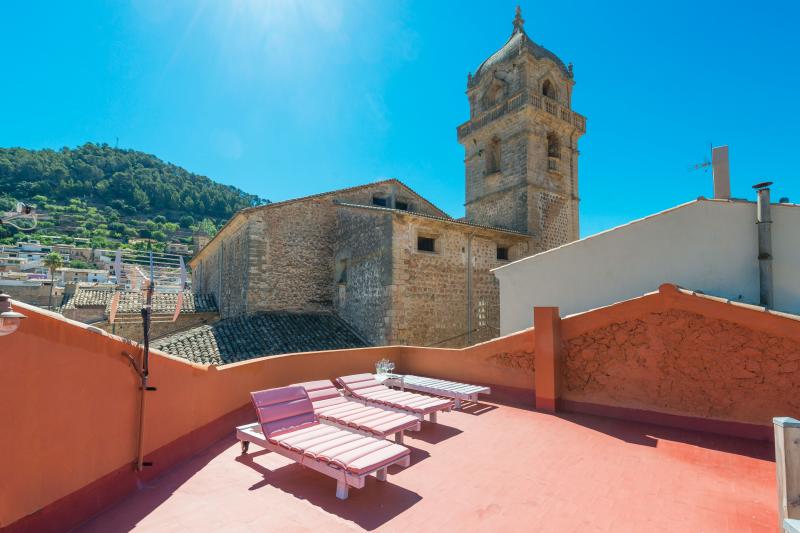 Darrera es campanar