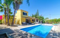 Holiday rentals in Ca s'hereu