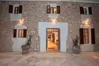 Holiday rentals in Son pou 16