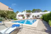 Holiday rentals in Casa garonda