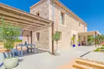 Holiday rentals in Can xesquet