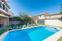 Holiday rentals in Can bagot