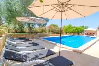 Holiday rentals in Finca es porrassar