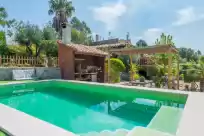 Holiday rentals in Can seti