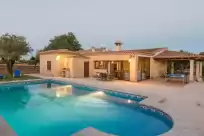 Holiday rentals in Can dato