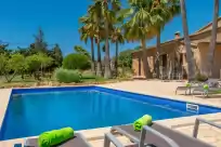 Holiday rentals in Es coco de sa mola