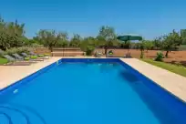 Holiday rentals in Es coco de sa mola