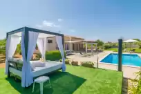 Holiday rentals in Es pla