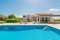 Holiday rentals in Es pla