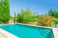 Holiday rentals in Nargonyana