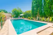 Holiday rentals in Nargonyana