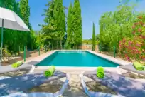 Holiday rentals in Nargonyana