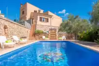 Holiday rentals in Can kalet