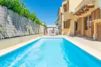 Holiday rentals in Villa tobias