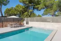 Holiday rentals in Garonda villa