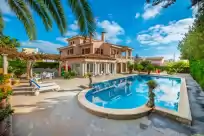 Holiday rentals in Can pou
