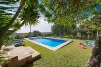 Holiday rentals in Es nivet