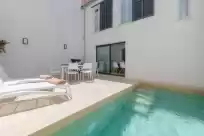 Holiday rentals in Na valenta
