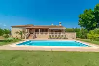 Holiday rentals in Son pax petit