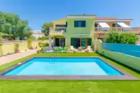 Holiday rentals in Villa las