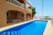 Holiday rentals in Villa mango