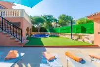 Holiday rentals in Villa son bauló