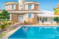 Holiday rentals in Casa laura