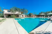 Holiday rentals in Can madis