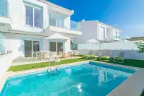 Holiday rentals in Villa del lago 2