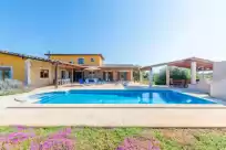 Holiday rentals in Villa lorena