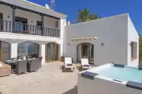 Holiday rentals in Villa jambo
