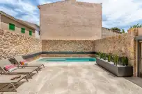 Holiday rentals in Ca na dameta