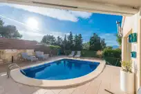 Holiday rentals in Can panxota