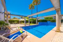 Holiday rentals in Estrel
