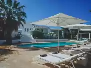 Holiday rentals in Can rowan