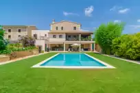 Holiday rentals in Can corem (corem vuit)