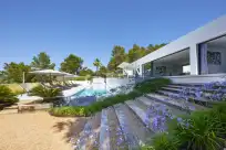 Holiday rentals in Villa lucy