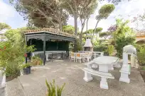 Holiday rentals in Las rosas