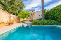 Holiday rentals in Cas català
