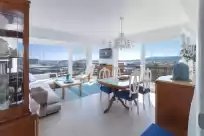 Holiday rentals in Drassanes