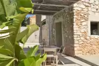 Holiday rentals in La de ros
