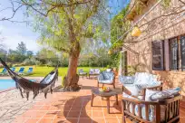 Holiday rentals in Mirabo