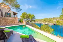 Holiday rentals in Villa cala figuera