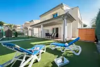 Holiday rentals in Poriol