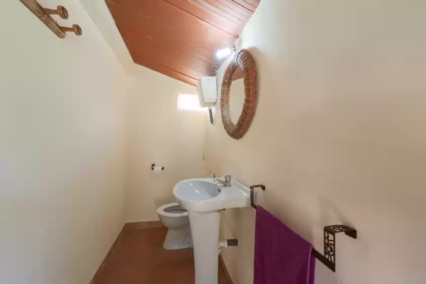 Holiday rentals in Ses coves, Llubí