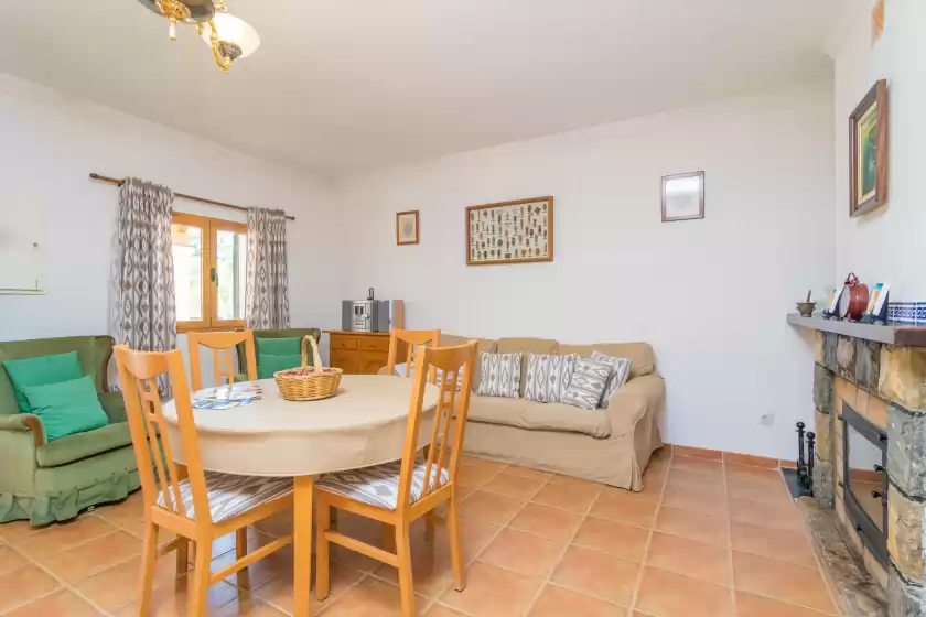 Holiday rentals in La suerte, Binissalem