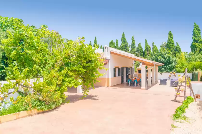 Holiday rentals in La suerte, Binissalem