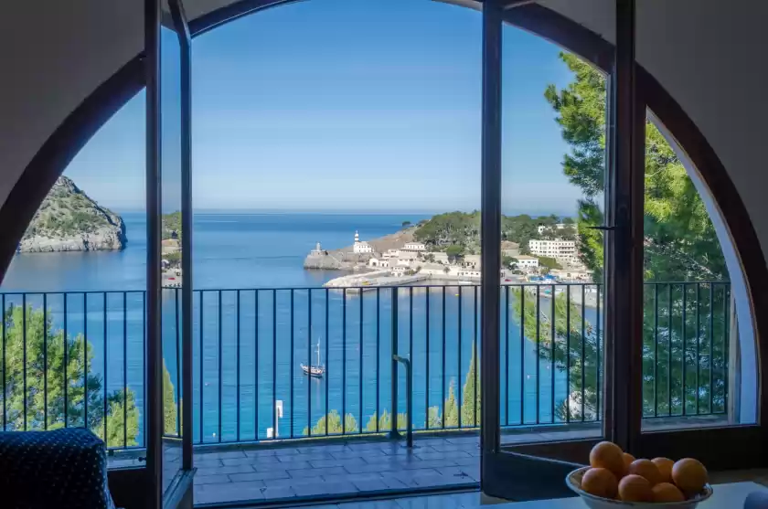 Holiday rentals in Villa dos mundos