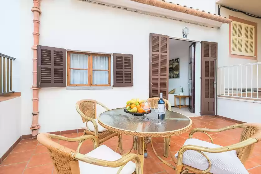 Holiday rentals in Babord