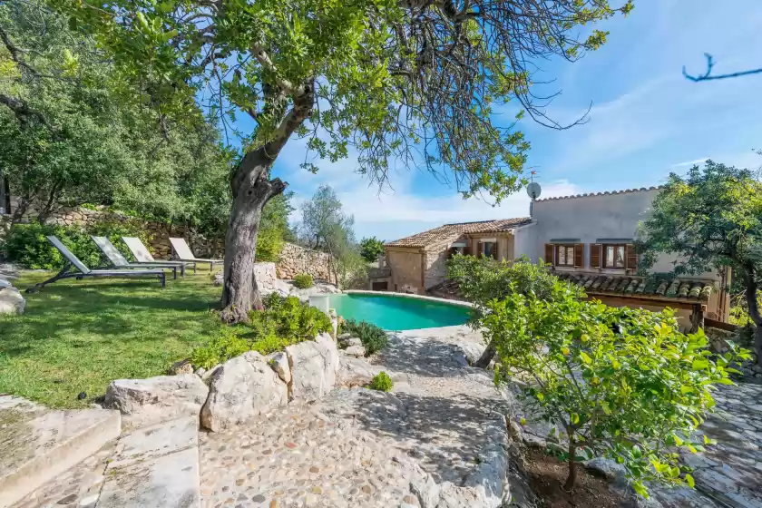 Holiday rentals in Es raco de binibona, Caimari